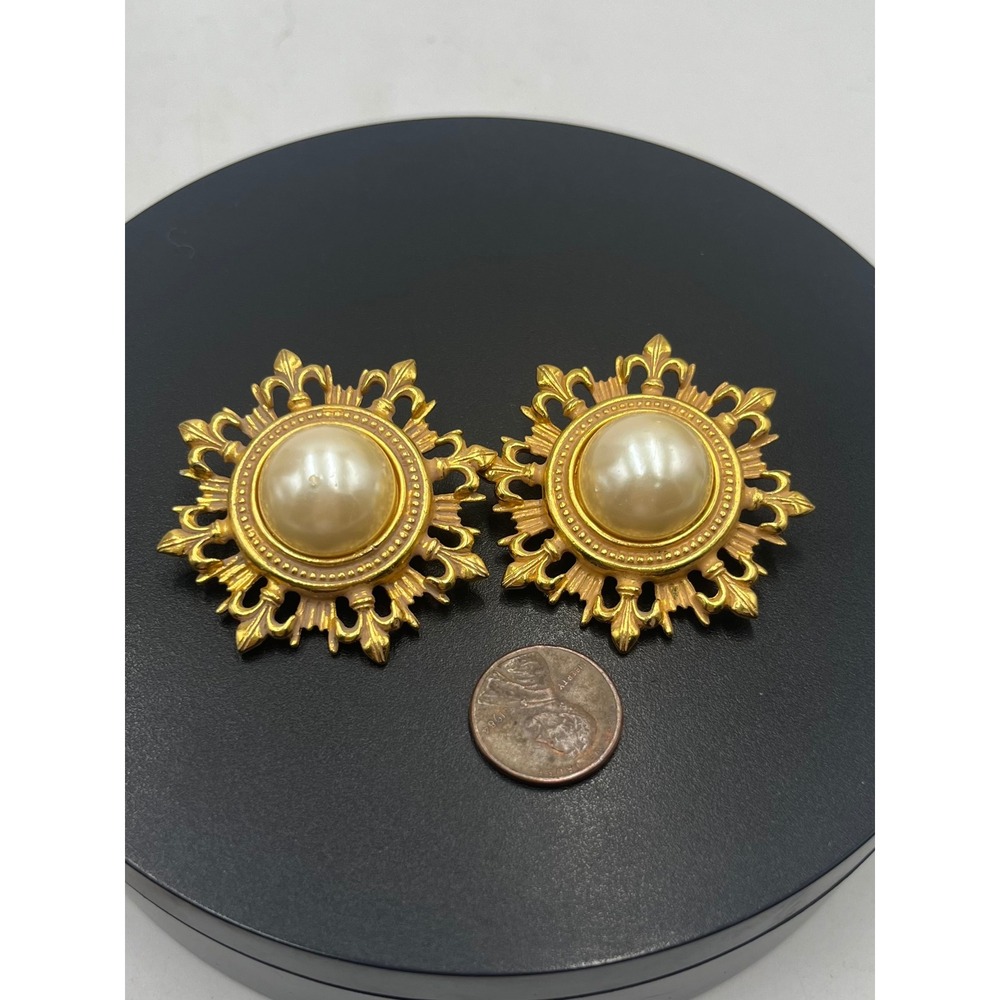 Ben-Amun Vintage Faux Pearl l fleur-de-lis Clip On Statement Earrings - Picture 2 of 14